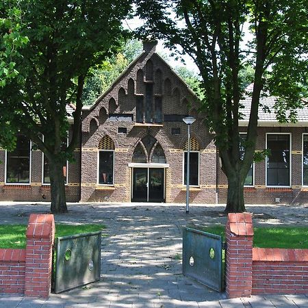 Bed & Breakfast De Oale School Lattrop Exterior foto